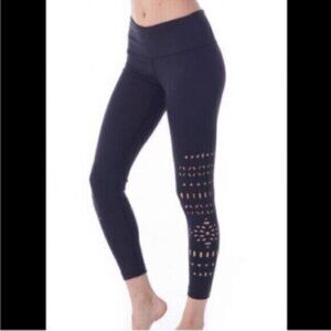 Kira Grace Women's Black Cut Out Cropped Leggings Size Small